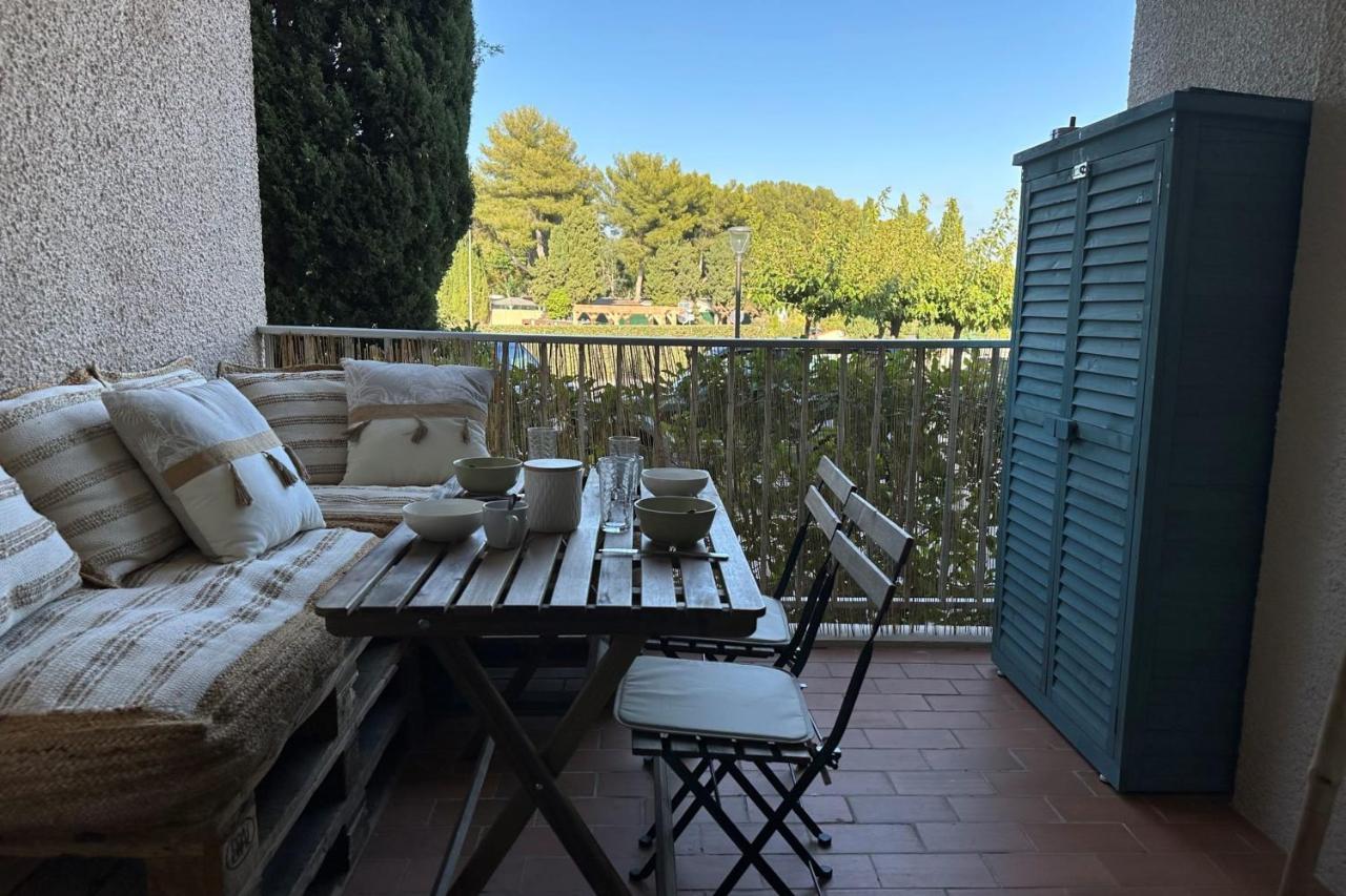 Very Cosy Apartment At 200 M From The Beaches La Londe-les-Maures ภายนอก รูปภาพ