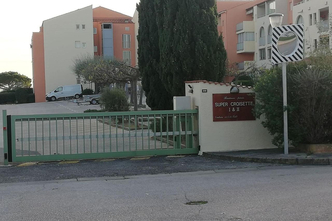 Very Cosy Apartment At 200 M From The Beaches La Londe-les-Maures ภายนอก รูปภาพ